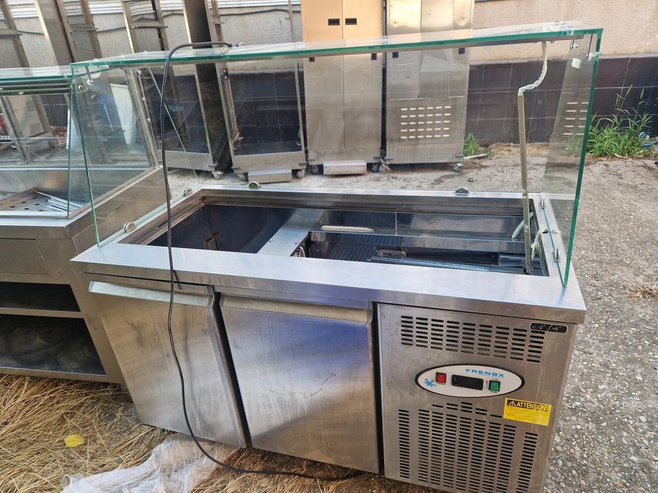 Vitrina calda sau  rece , frigider, vitrina ingrediente, saladeta