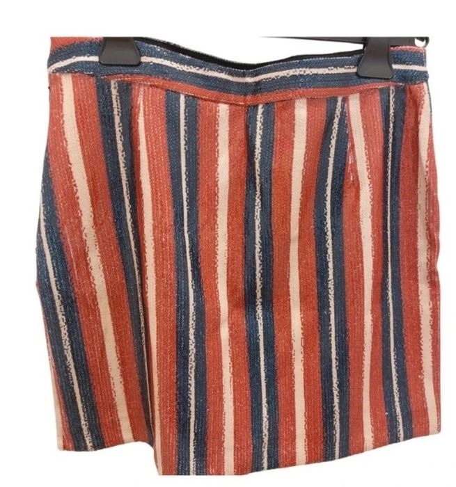 Fustă mini Zara cu paiete – piesă statement super stylis