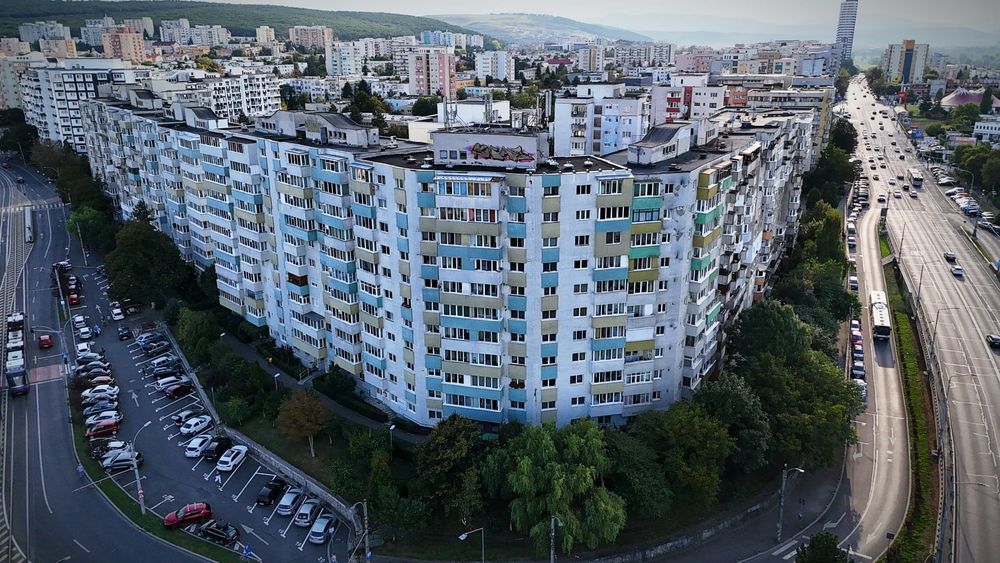Închiriez apartament 2 camere decomandate zona Manastur pod Calvaria ...