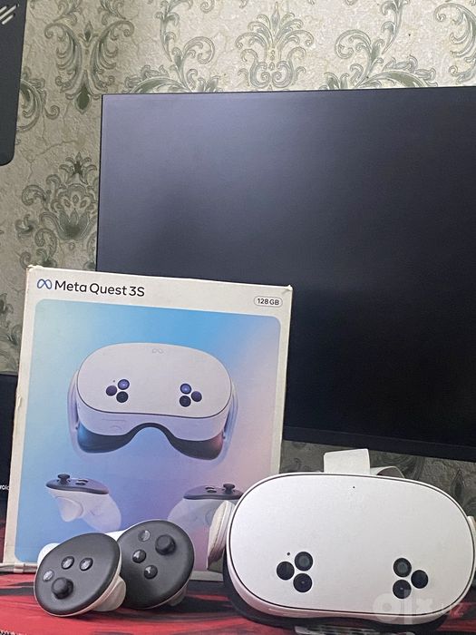Meta Quest 3S в идеальном состоянии + кабели (5 метр) + игры