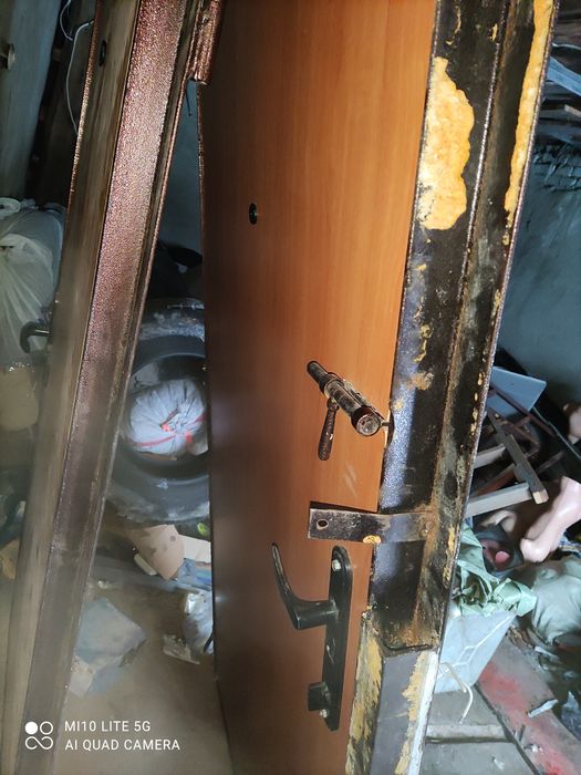 Продам дверь металлическая