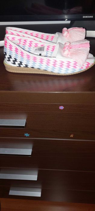 Espadrile  noi, f frumoase, firma Casadevera!