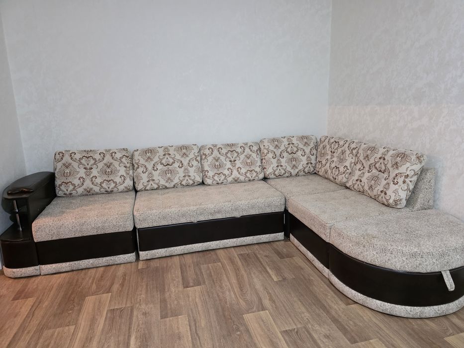 Продам Диван в отличном состояни