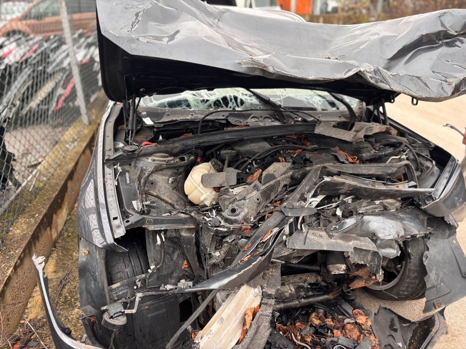 BMW 320 F31 xDrive на части