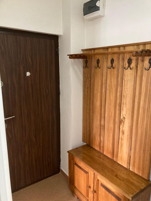 Închiriez garsonieră Brașov.Tel.0745077258