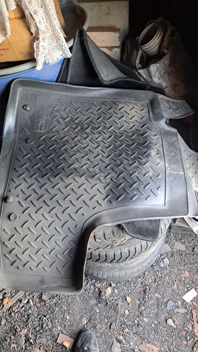 Продам авто коврики