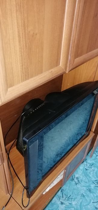 Телевизор LG 74 см