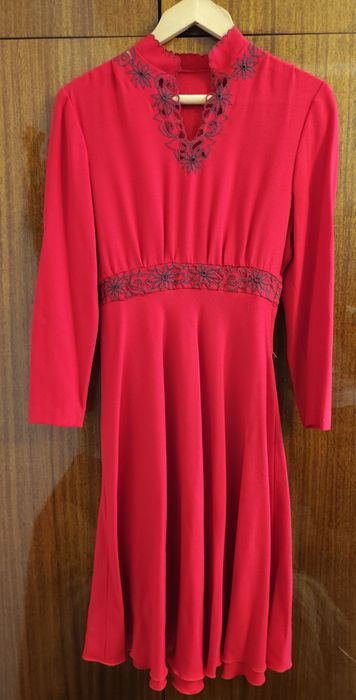 Ретро дамски  костюми и рокли