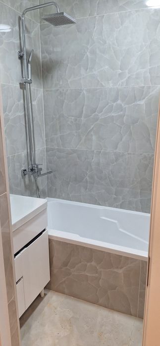 В Чирчике Продаётся квартира новостройка .орен Карвон бозор