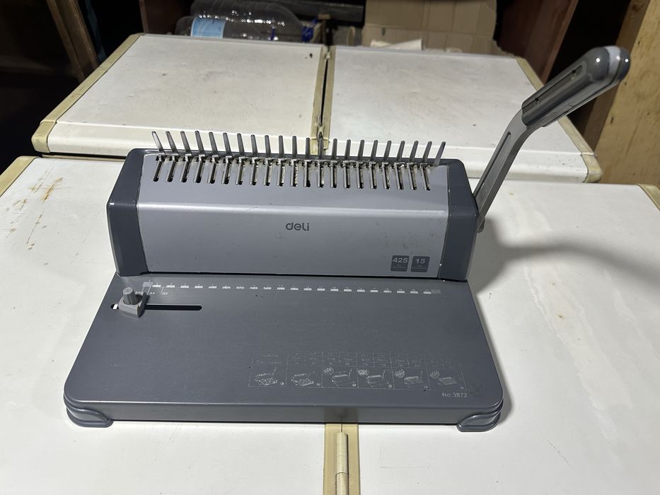 Продаётся срочно Мониторы и сетевой хаб (svich) 1024 gb