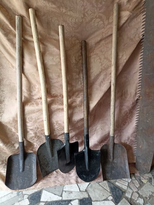 Продам грабли лопаты,тяпки.