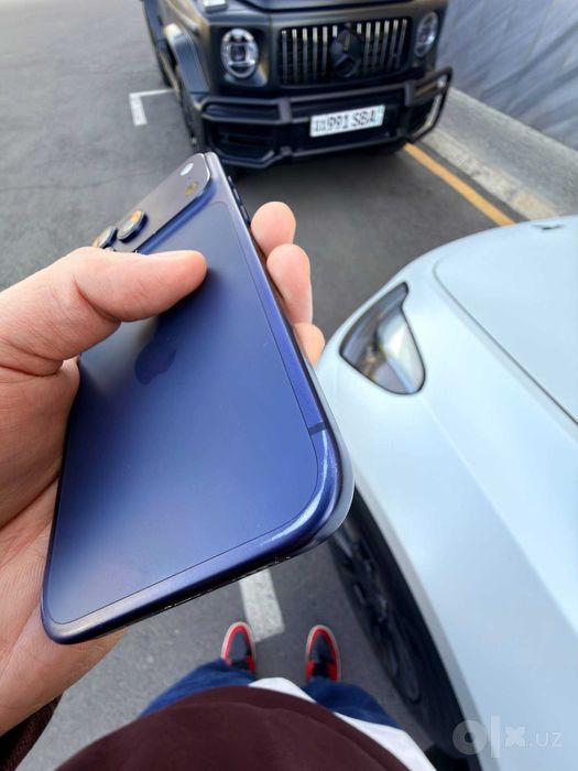 Продам iPhone 17 Pro Max 512 GB Blue