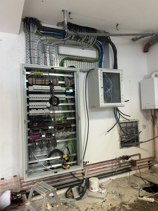 Ai nevoie de un electrician?