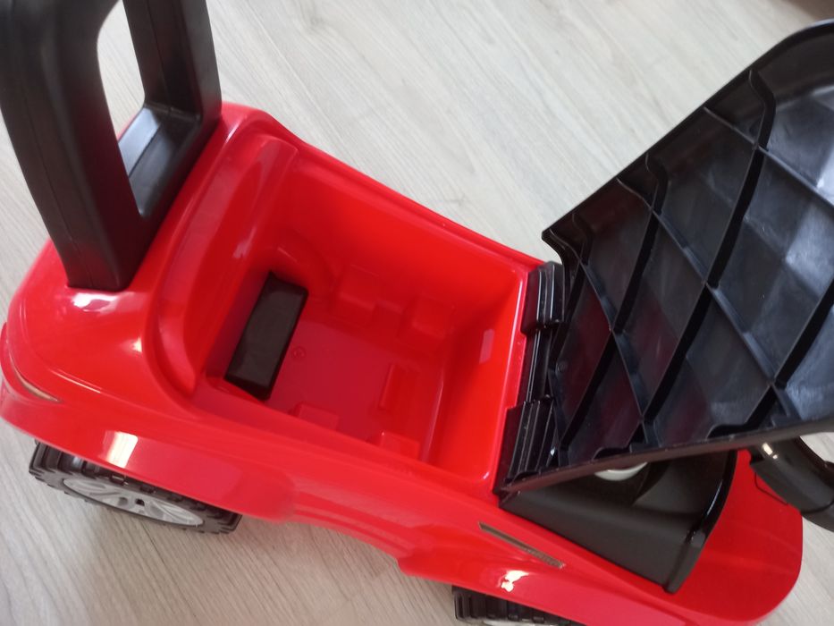 Детска кола за бутане с крачета