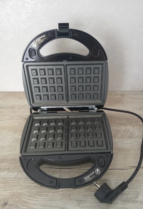 Вафельница мультипекарь REDMOND