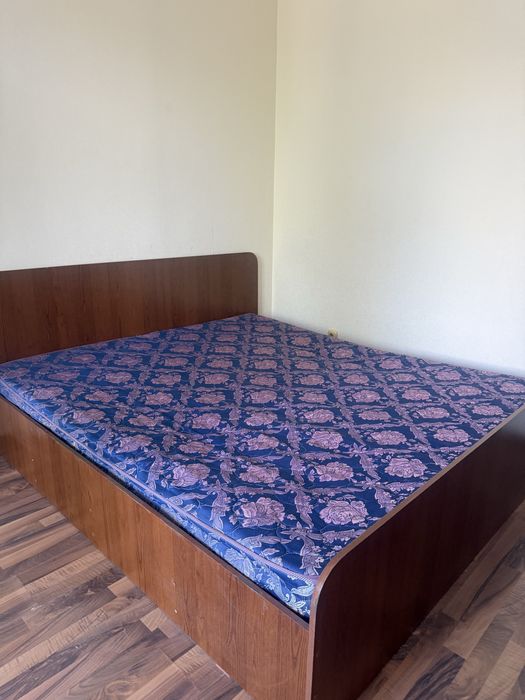 Продам кровать двухспальную