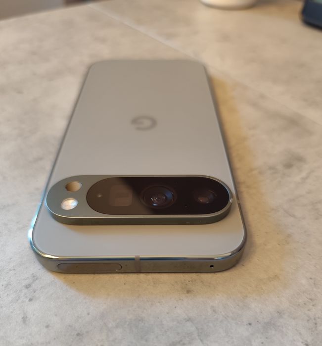 Telefon mobil Google Pixel 9 Pro, 128GB, 16GB RAM, 5G, Hazel