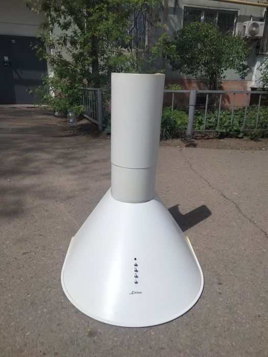 Продам вытяжку в рабочем положении!