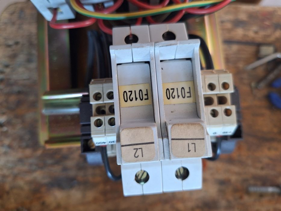 Transformator de separație Legrand 220v -400v /115v-220v0
