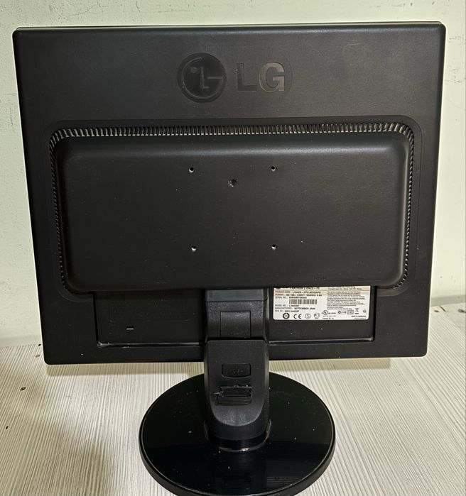 Продаеться LG Монитор