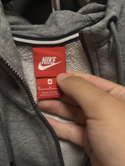 Nike суичър
