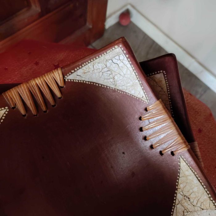 Комплект от два керамични подноса