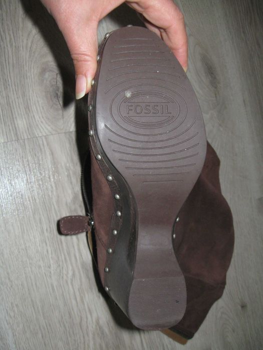 Fossil оригинални велурени дамски ботуши