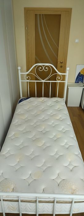 Pat metalic cu saltea