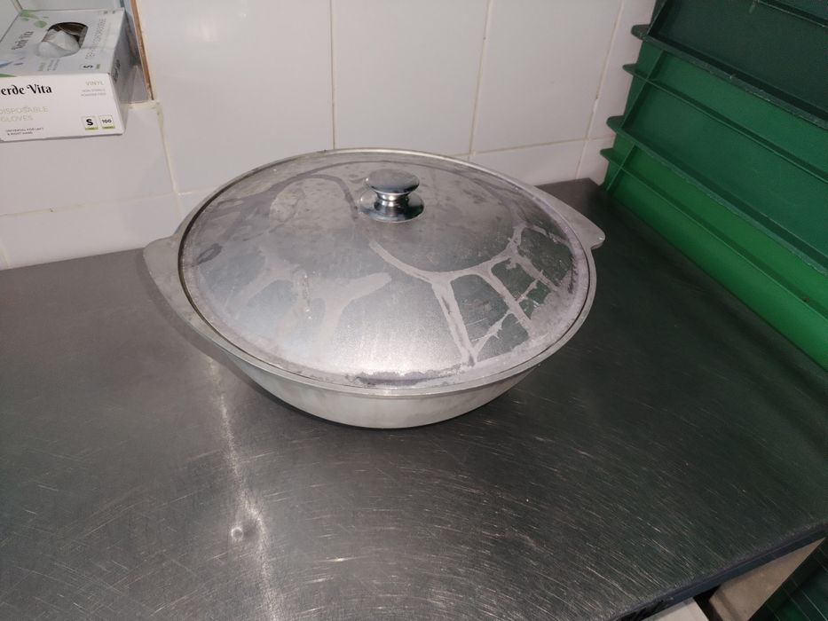 Казан продам новый чугунный