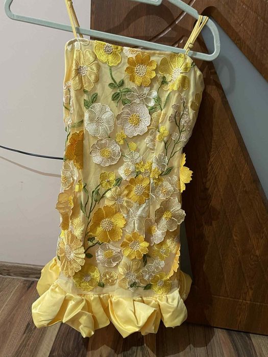 Жълта рокля ХС Shein