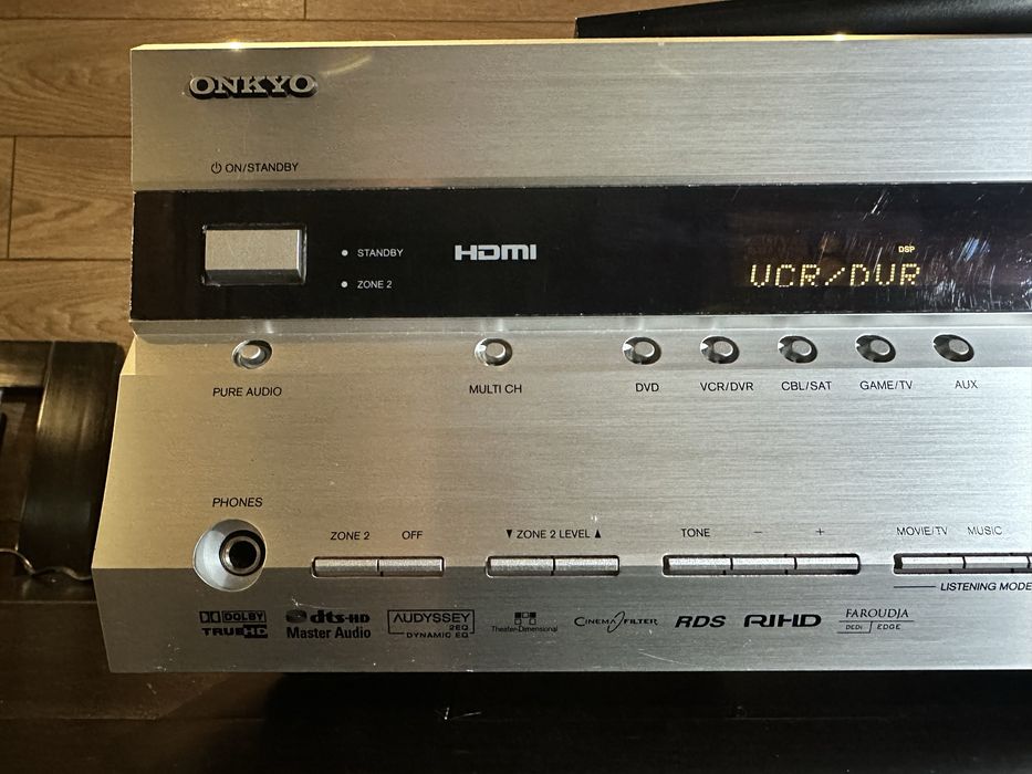 Продавам Onkyo TX-SR606 -аудио-видео ресивър 7.1