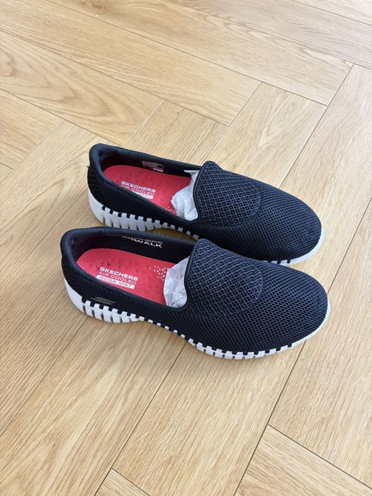 Слипоны от Skechers