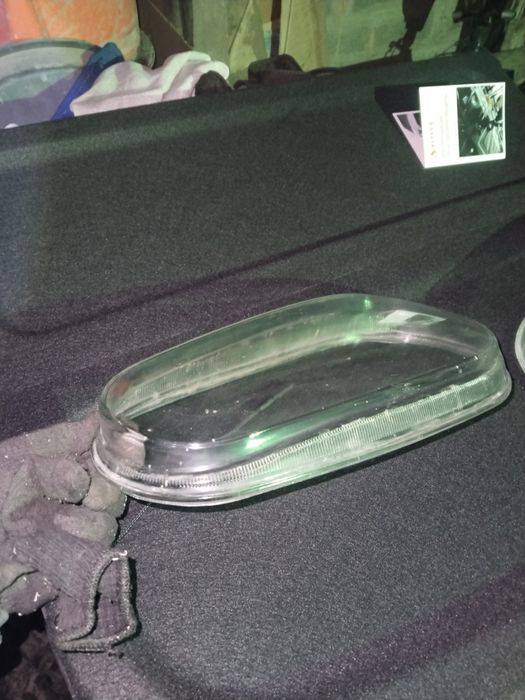 Стекло фары гольф 4