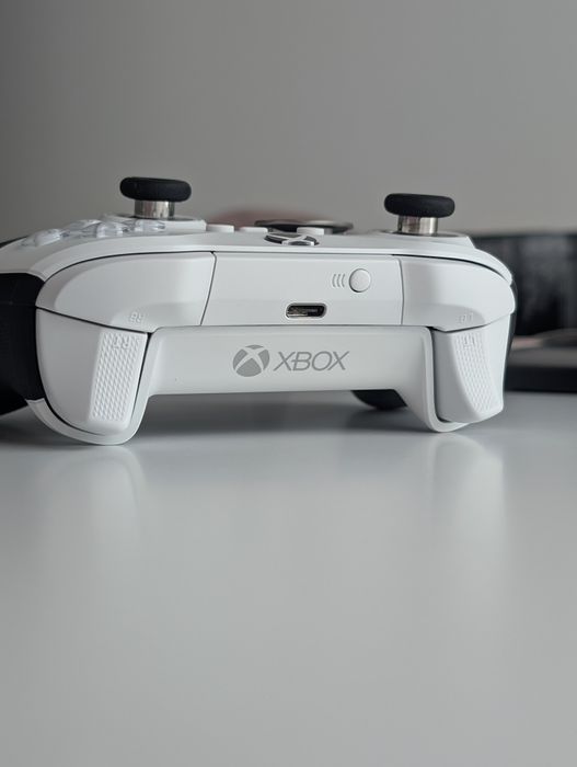 Vând controller Xbox Series Elite Core 2 White
