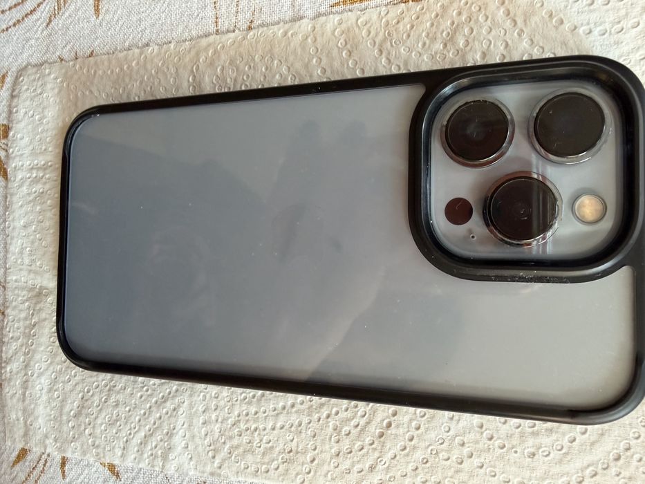 Iphone 13 pro ,с подарък протектор и розов калъф.