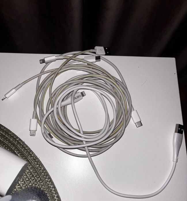 Vand cabluri originale de iphone mufa Lightning - USB A si C