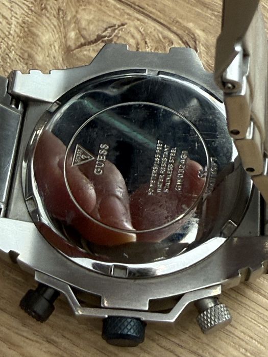 Часовник Guess GW0324G1