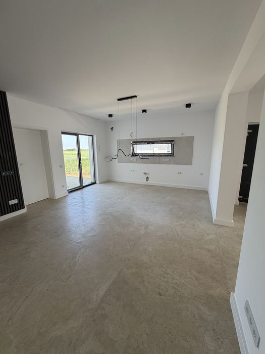 Casă modernă, finisată complet – gata pentru mutare