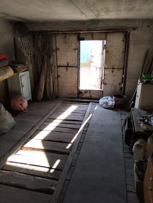 Продам 2-х этажный гараж