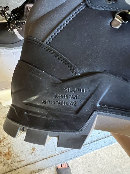 Vand bocanci protectie Uvex marimea 42