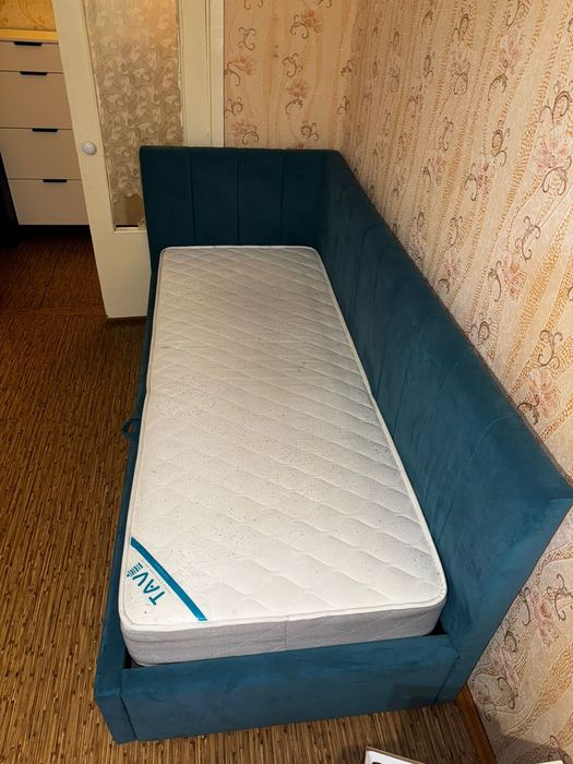 Кровать с ортопедическим матрасом