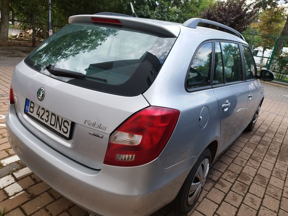 SKODA Fabia 2012 — imagine 3