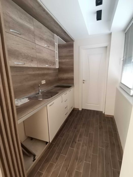 Дава се под наем Двустаен апартамент в Бургас, Център - 55 кв.м за 357 € - Снимка #4