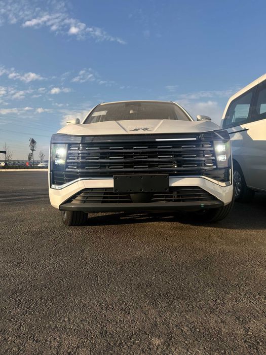 JAC JS8 sotuvda tayor