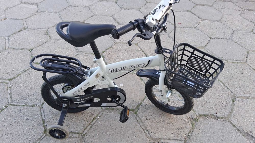 Продавам детско колело