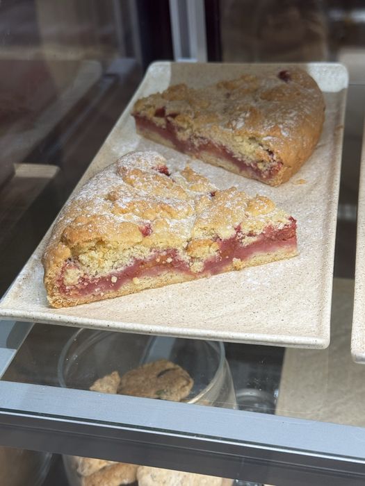 Женские наручные часы Jean Perret