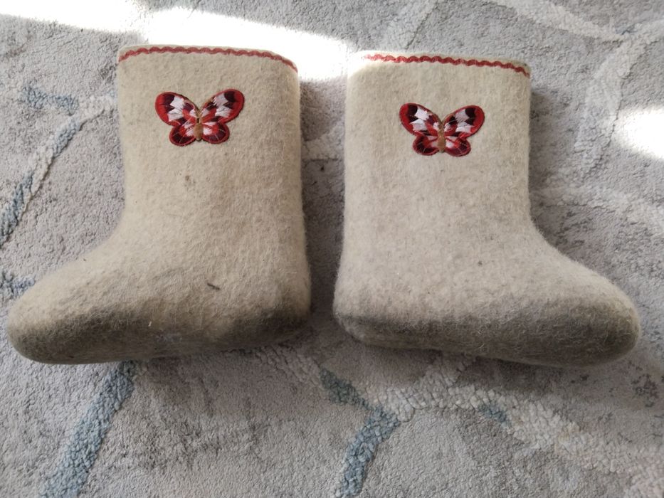 Отдам детские валенки