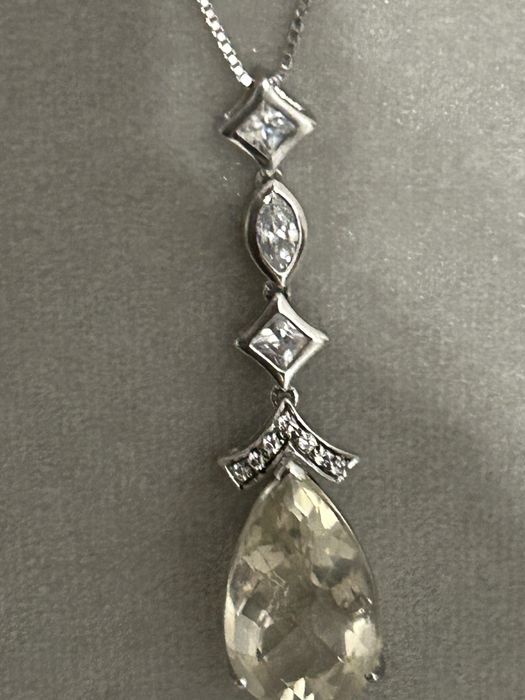 Уникално сребърно колие  с естествени топази