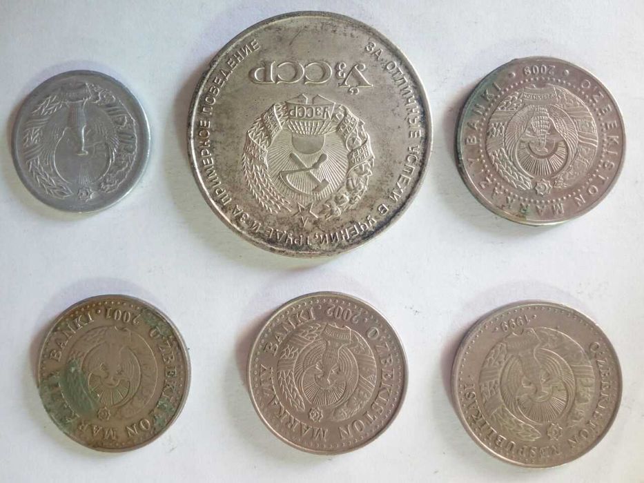 Продаю разные монеты