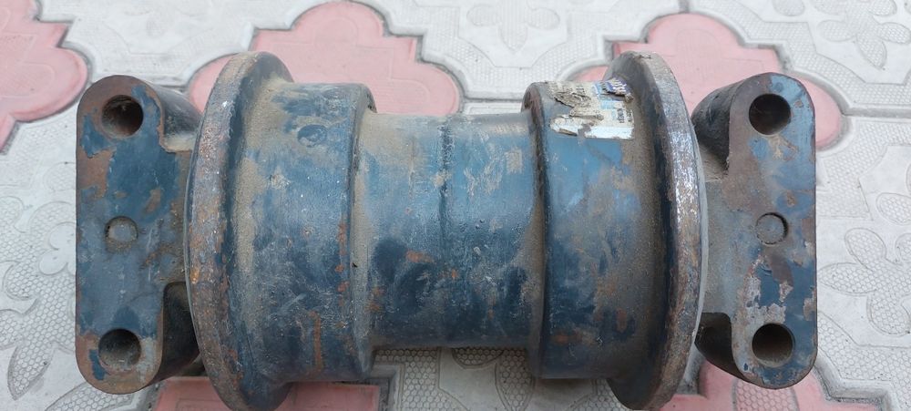 Каток опорный Komatsu PC-200